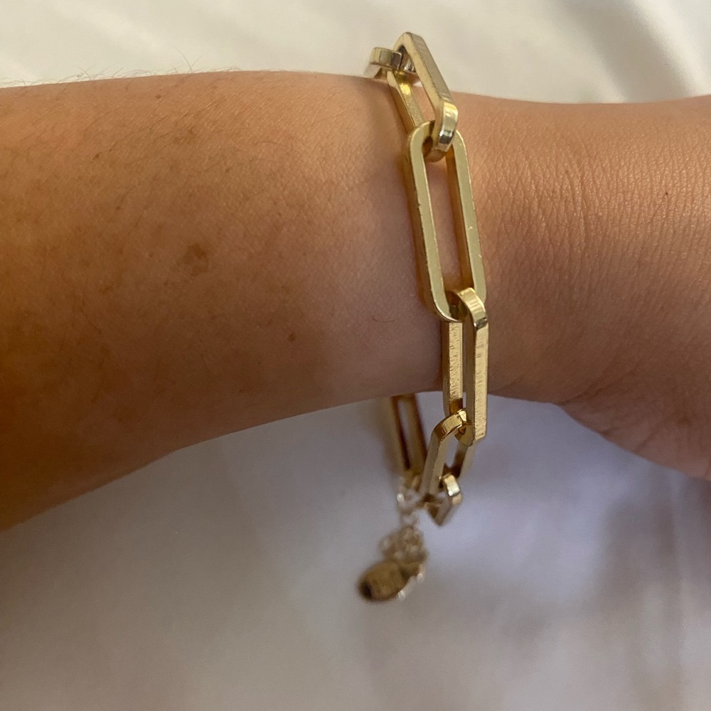 Elegant Gold Link Bracelet